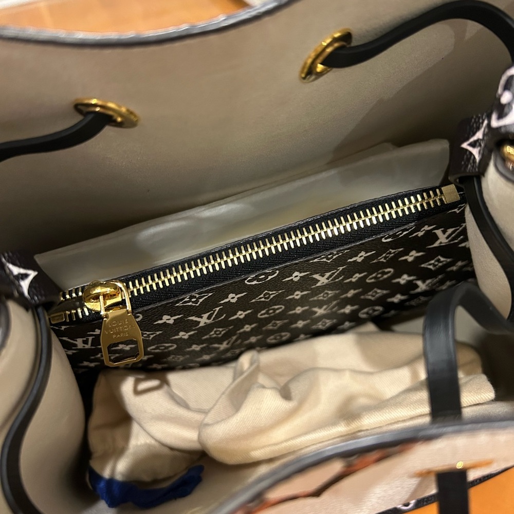 Louis Vuitton Monogram Giant Jungle Neonoe Bag New , without Tag - Picture 4 of 4